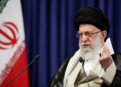Quatro meses após assassinato, Irã remarca funeral de Ali Khamenei