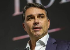 Flávio chega aos EUA para audiência sobre tarifa de produtos brasileiros