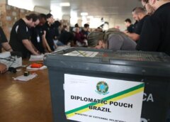 Quase 1 milhão de brasileiros no exterior poderão votar nas eleições