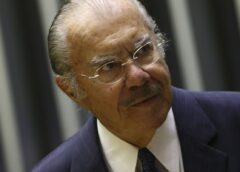 Ex-presidente José Sarney segue internado em hospital de São Paulo