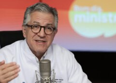 PF desmente ‘Veja’ e Padilha aciona Justiça sobre fake news contra Lul