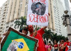 Estudantes fazem ato no Rio de Janeiro em defesa de voto em Lula